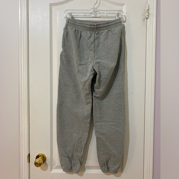 Uniqlo Women's Grey Sweatpants - Picture 2 of 5